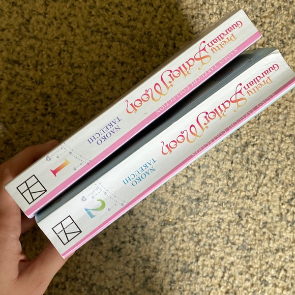 Sailor Moon books 1 and 2 🌙 - Picture 2 of 3